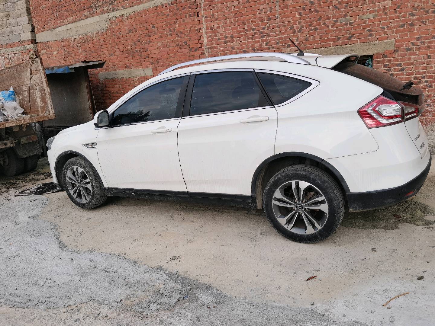 贵阳纳智捷拆车件