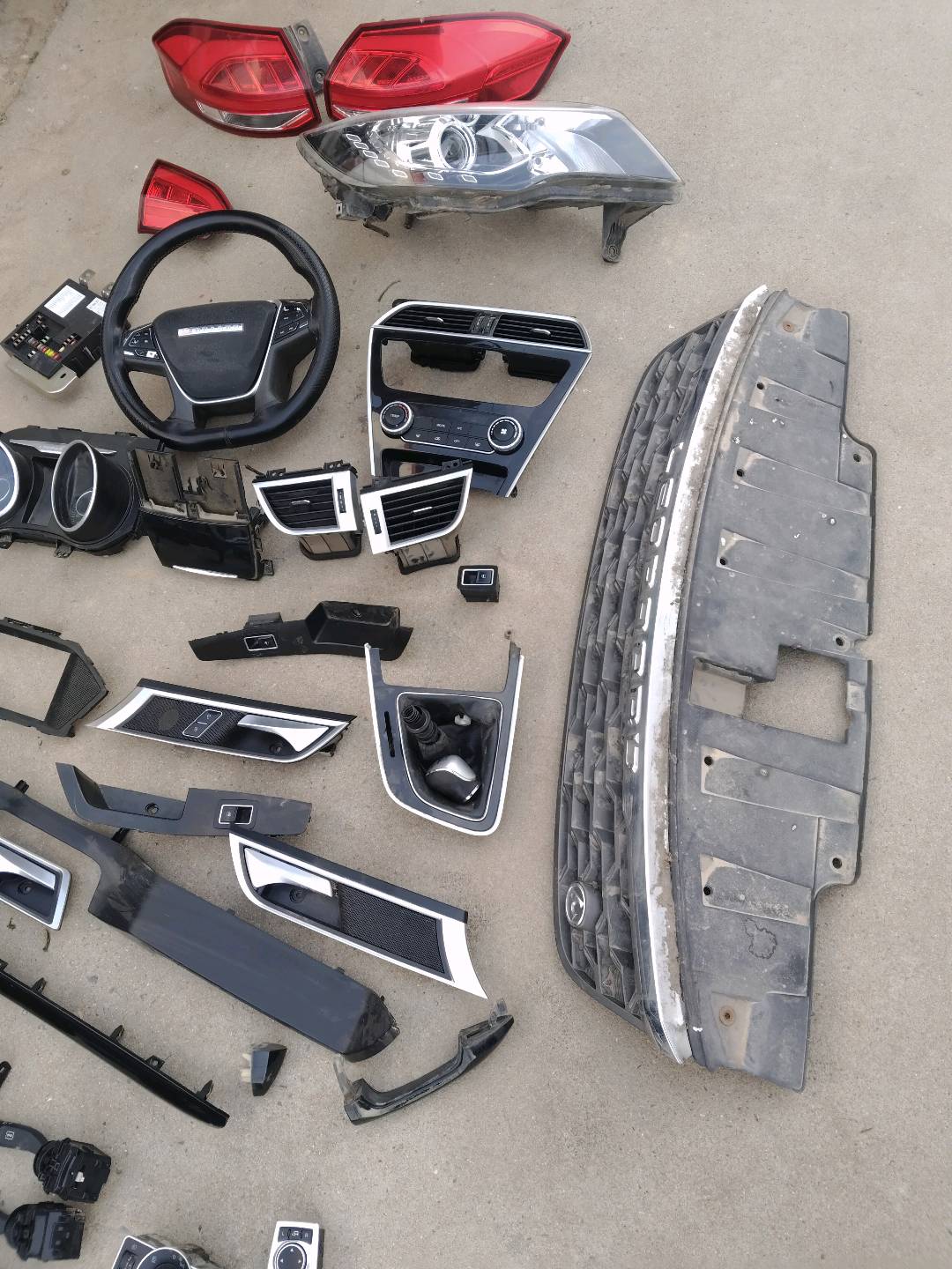 猎豹汽车拆车件